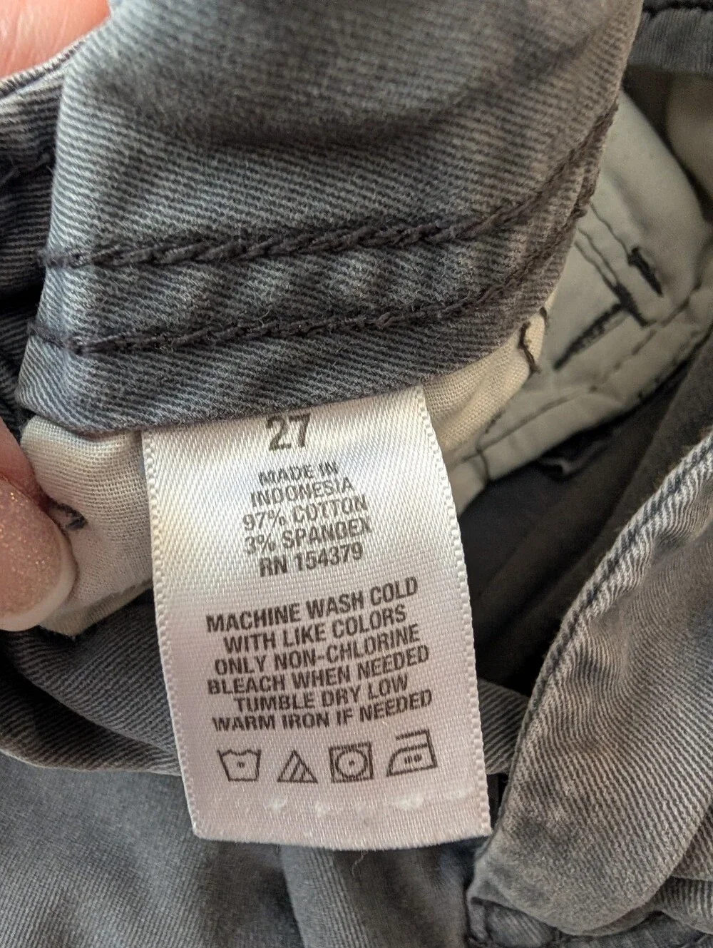 Aeropostale Men's Gray Cargo Shorts with Multiple Pockets